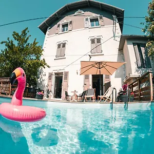  Appartement Le Serenite - T3 En Maison De Avec Piscine